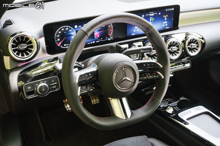 Mercedes-Benz A/B-Class 小改款試駕|48V輕油電注入、科技指數更為升級!