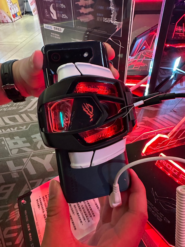 ROG Phone 7 三創試玩分享