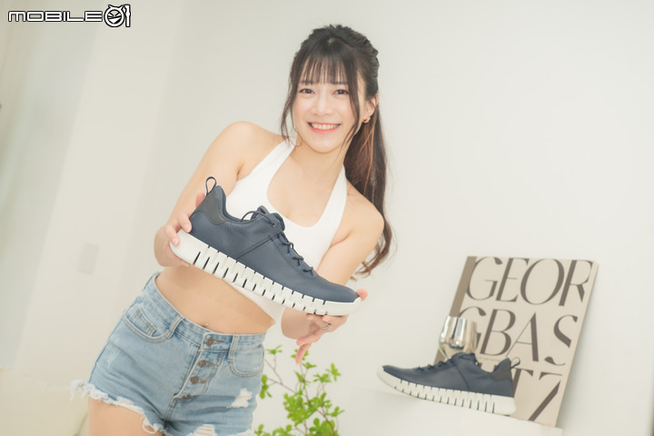 ECCO GRUUV樂步運動休閒鞋開箱｜溝槽式鞋底，專為步行而生！