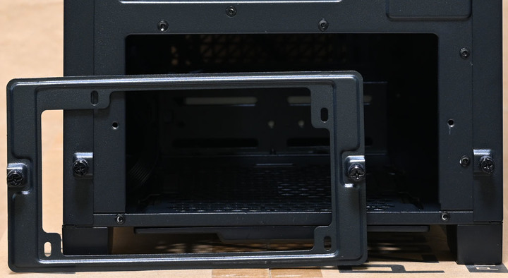Antec P20CE無透側版機殼開箱