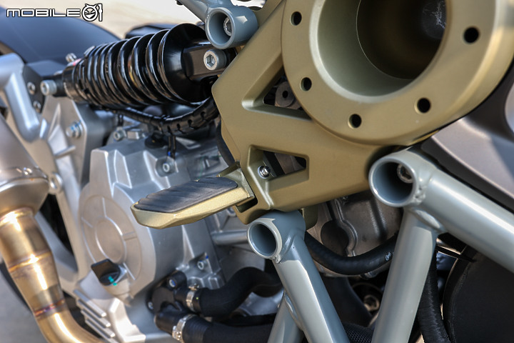 Italjet Dragster 200 ABS 特仕版 試駕｜純粹且硬派的骨感 無需過多的外殼包裝