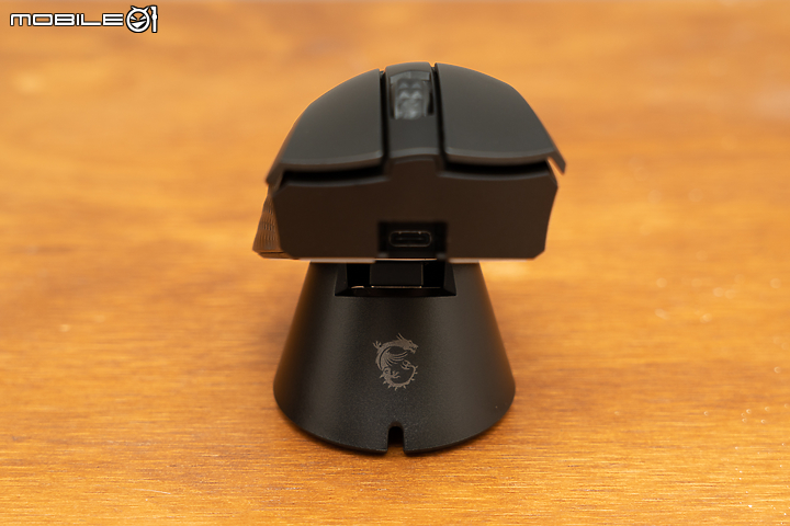 MSI CLUTCH GM51 輕量化無線電競滑鼠開箱試用｜兼具輕量與敏捷性能的旗艦級助力