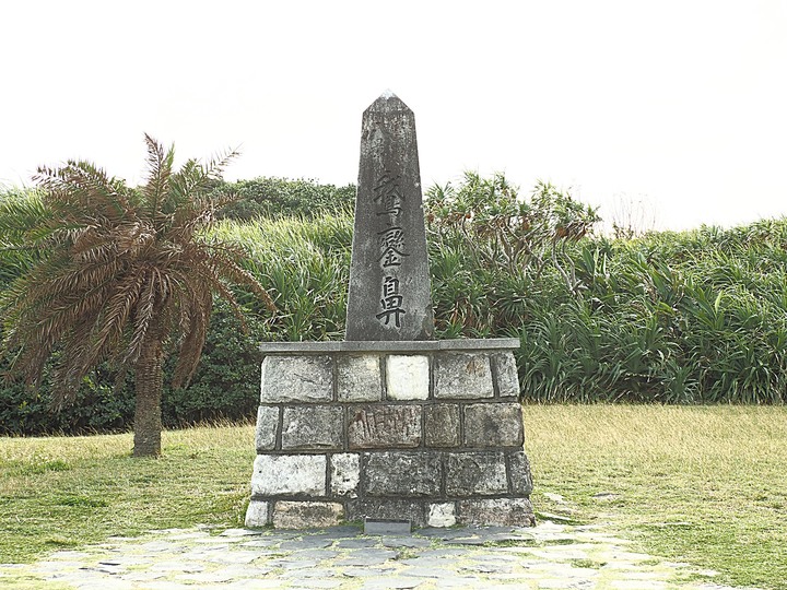 鵝鑾鼻燈塔、社頂公園、恆春城【四座城門、猴洞山、廣寧宮、天后宮、阿嘉的家】，還有特色河豚料理 — 「斯卡羅」場景【1867年羅妹號事件】 — 恆春半島歷史場景旅程之一