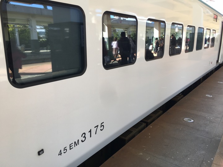 搭「城際列車」騎訪傳說中到不了的-山里車站