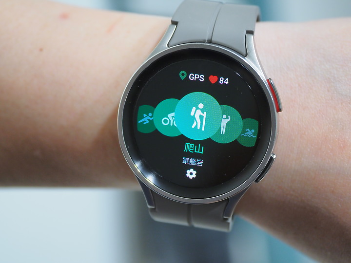 三星 Galaxy Watch5 Pro 不僅能隨時了解身體狀況 更是伴你戶外運動的好夥伴