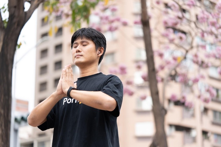 JBL Live Pro 2 開箱 對比 AirPods Pro 2 和 Galaxy Buds2 Pro