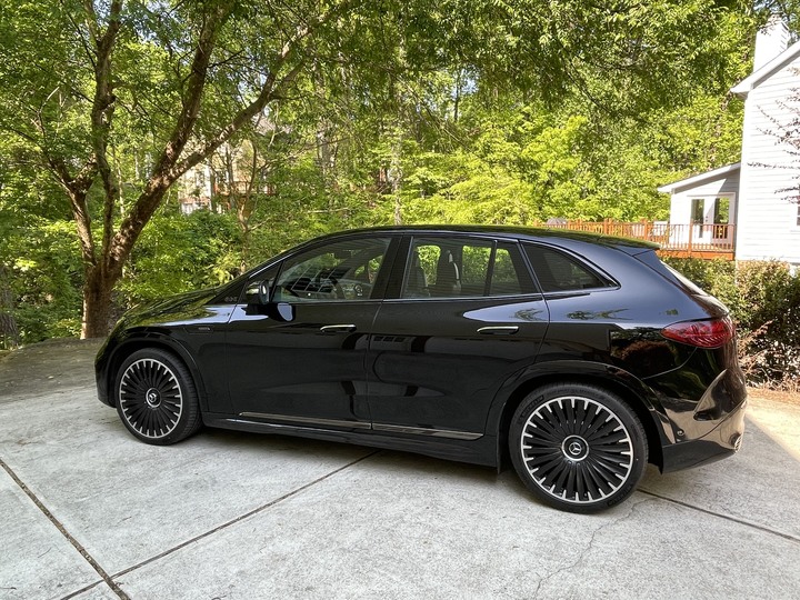 Mercedes-AMG EQE SUV