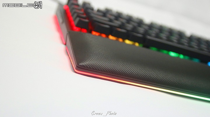 Razer BlackWidow V4 Pro 雷蛇黑寡婦蜘蛛幻彩版 把玩心得
