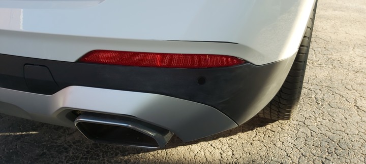 2022 X3 xDrive30i 的後保桿被刮傷，要如何自己處理？