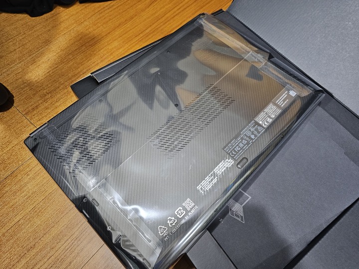 ASUS ROG FLOW X16 2023 GV601VI 4070 翻轉平板 奇怪的姿勢增加了!