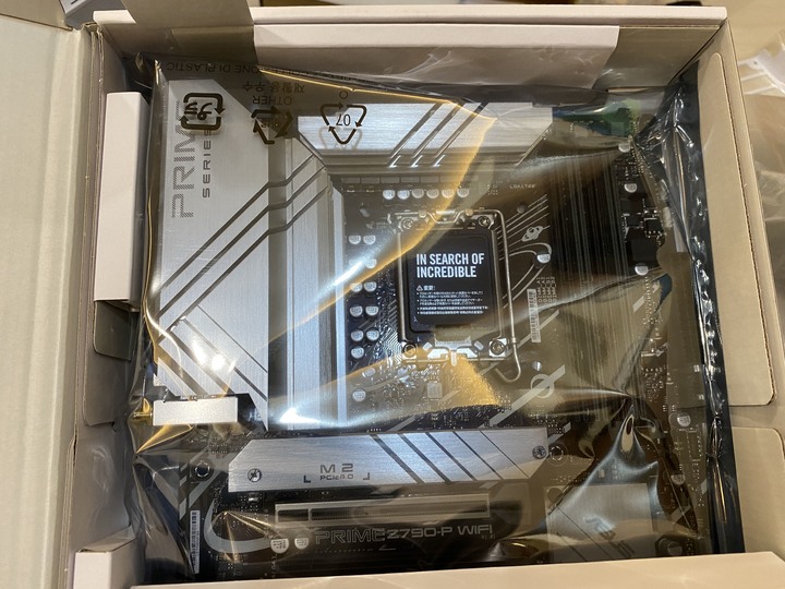 就像樂高一樣,中年男子組電腦組的不是PC,而是情懷