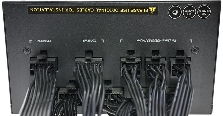 點我看大圖 GIGABYTE技嘉UD1000GM PG5(REV. 2.0) 1000W金牌全模組化電源開箱