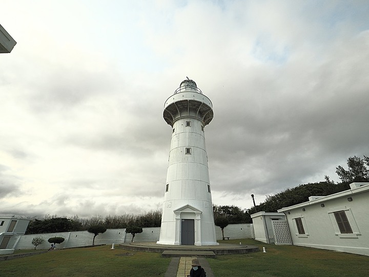 鵝鑾鼻燈塔、社頂公園、恆春城【四座城門、猴洞山、廣寧宮、天后宮、阿嘉的家】，還有特色河豚料理 — 「斯卡羅」場景【1867年羅妹號事件】 — 恆春半島歷史場景旅程之一