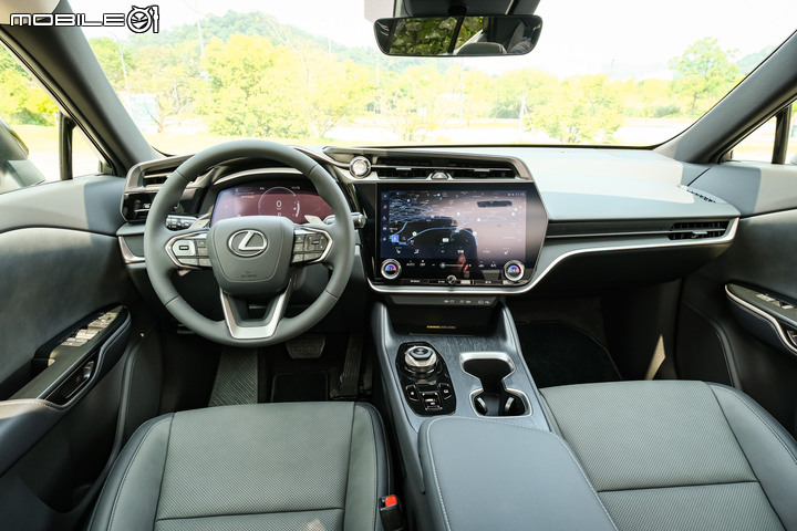 Lexus RZ450e 試駕|豪華電動休旅之表率!