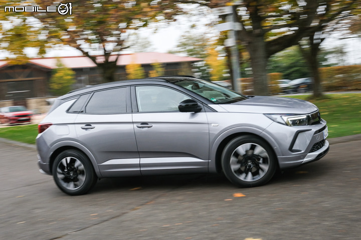 Opel Grandland 德國試駕｜小排氣量高效動力、中型休旅車市場新面貌！
