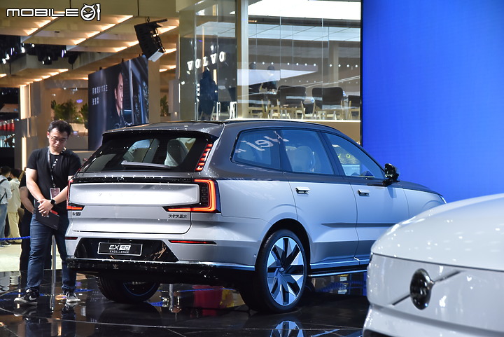 【2023上海車展】Volvo EX90 Excellence 四人座旗艦登場,瞄準中國市場搶先上市!