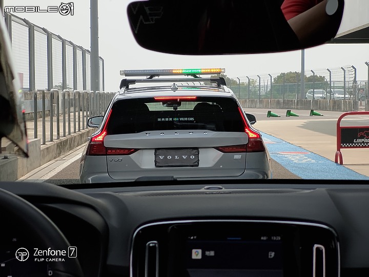 點我看大圖 Volvo XC40 Recharge Ultimate Twin Motor麗寶賽道體驗