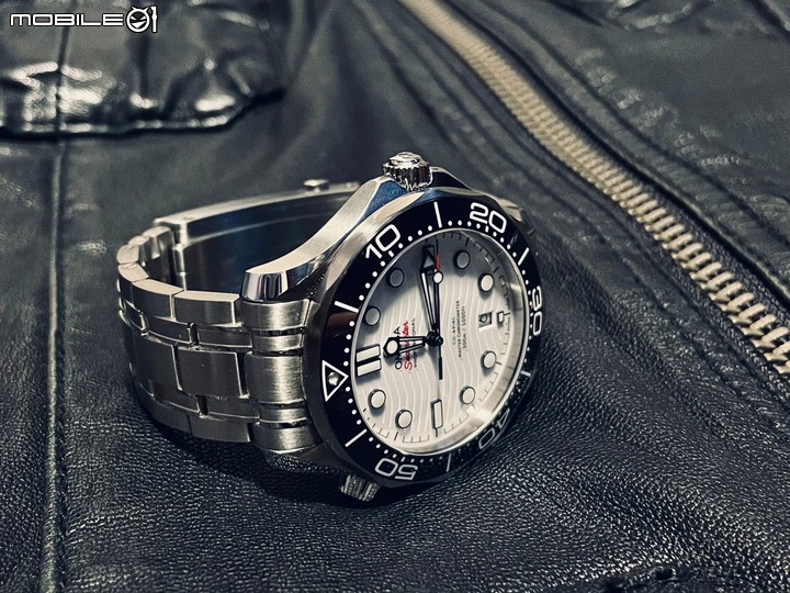 「分享」Omega seamaster 300 diver -白面鋼帶