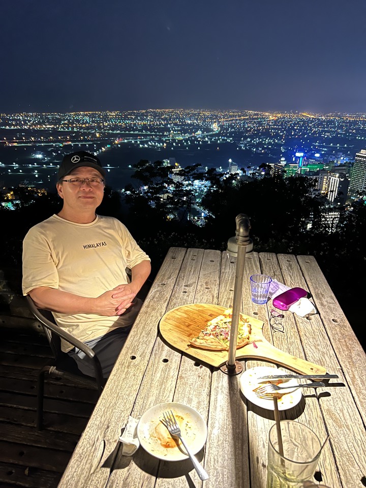 爬山美食文藝網美的一個下午