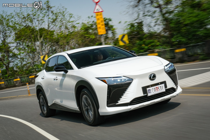 Lexus RZ450e 試駕|豪華電動休旅之表率!