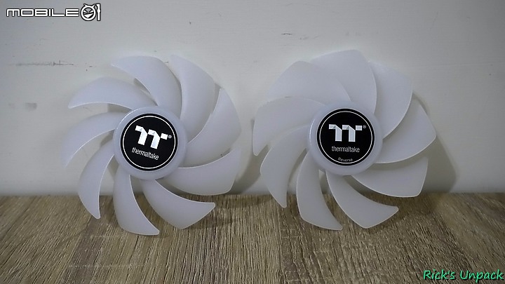 點我看大圖 【開箱】靠磁力串接的風扇?! | TT 耀影 SWAFAN EX12 RGB WHITE開箱