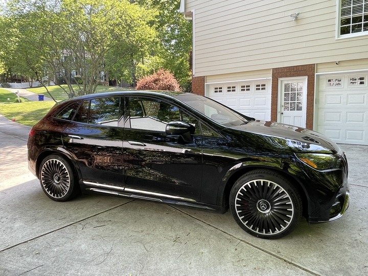 Mercedes-AMG EQE SUV