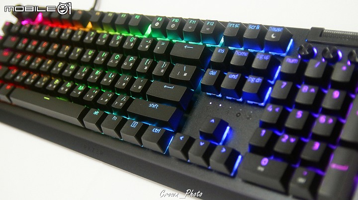 Razer BlackWidow V4 Pro 雷蛇黑寡婦蜘蛛幻彩版 把玩心得