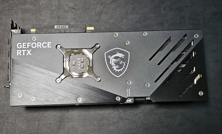 真的香~微星 RTX 4070 Ti Gaming x Trio 開箱