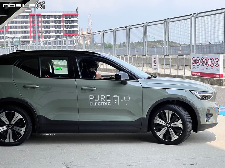 點我看大圖 Volvo XC40 Recharge Ultimate Twin Motor麗寶賽道體驗
