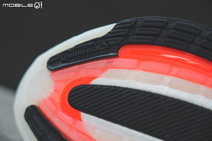 adidas UltraBOOST Light 跑鞋評測報告｜邁向下個10年，這塊BOOST變輕了！