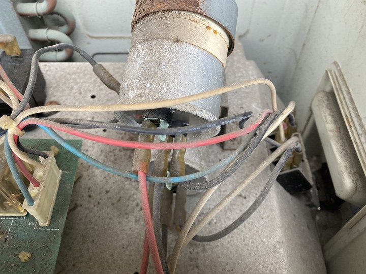 請問室外機風扇壓縮機不運作，室內機送風正常如何檢修問題點？