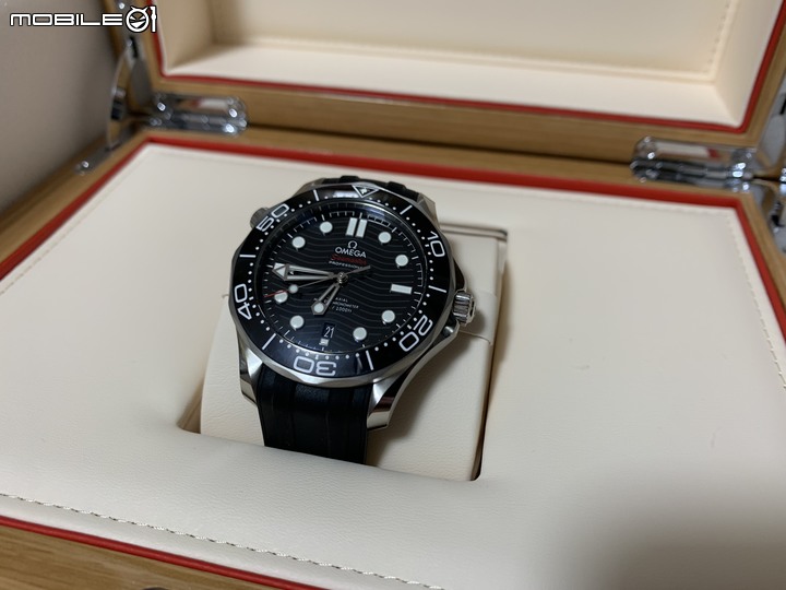 點我看大圖 (簡單開箱簡單戴) 友誼長存 Omega Seamaster 300 Diver 黑面海馬
