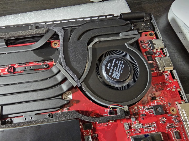 ASUS ROG FLOW X16 2023 GV601VI 4070 翻轉平板 奇怪的姿勢增加了!