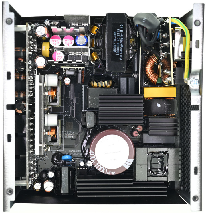 點我看大圖 GIGABYTE技嘉UD1000GM PG5(REV. 2.0) 1000W金牌全模組化電源開箱