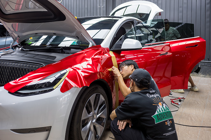點我看大圖 交車 魂動紅 Tesla Model Y ~ 台中包膜