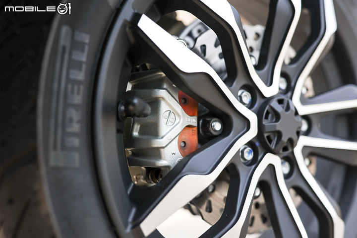 Italjet Dragster 200 ABS 特仕版 試駕｜純粹且硬派的骨感 無需過多的外殼包裝