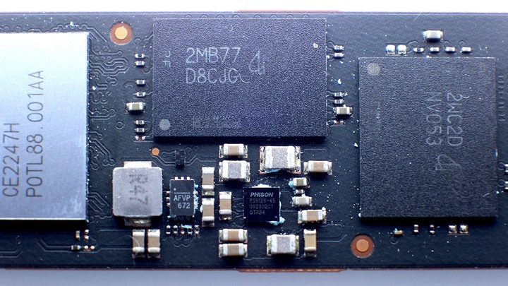 搶先體驗單條 12GB/s 的怪物，Micron Crucial T700 2TB，PCIe Gen5 x4 SSD