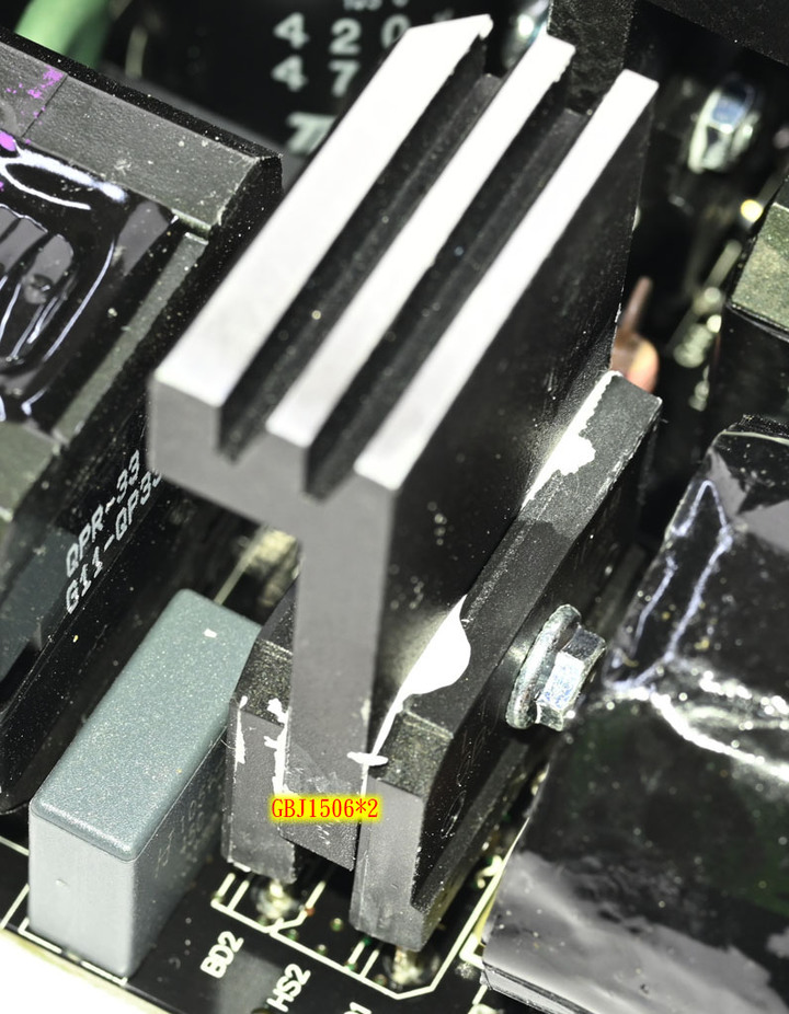 ASUS ROG STRIX AURA EDITION 850W金牌全模組化電源開箱