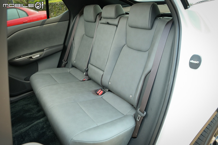 Lexus RZ450e 試駕|豪華電動休旅之表率!