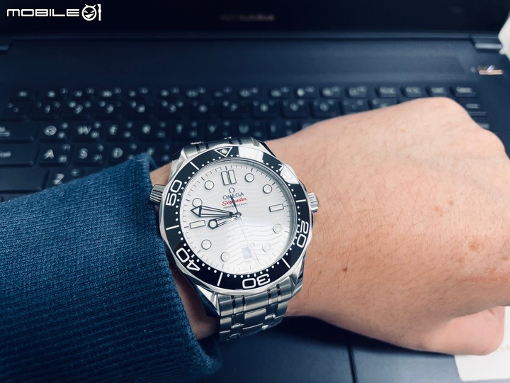 「分享」Omega seamaster 300 diver -白面鋼帶