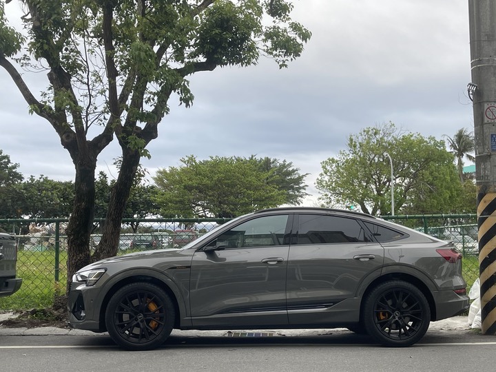 [開箱] e-tron sportback black edition開箱分享