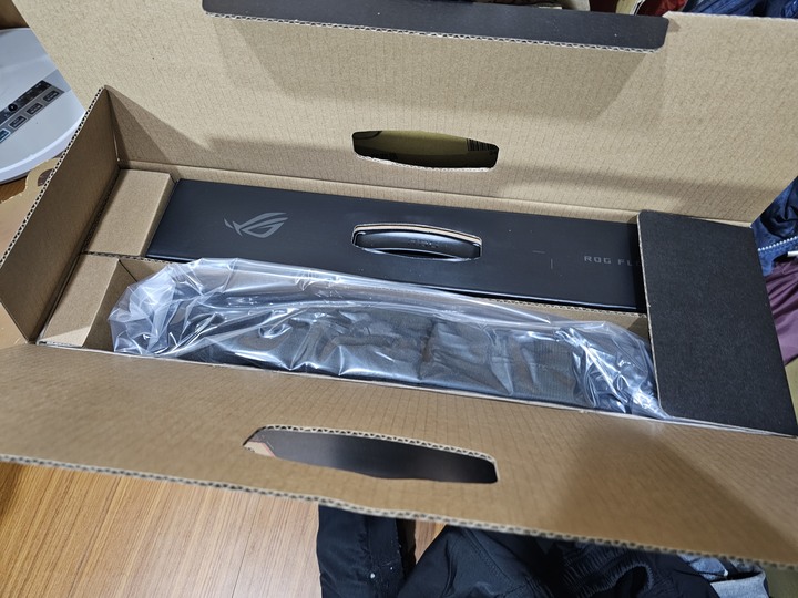 ASUS ROG FLOW X16 2023 GV601VI 4070 翻轉平板 奇怪的姿勢增加了!