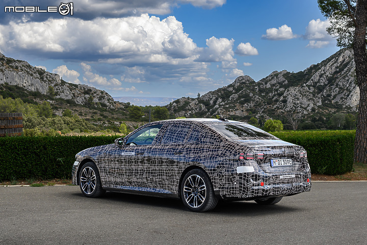 【海外情報】BMW i5 釋出更多資訊,雙動力、最大馬力590hp!