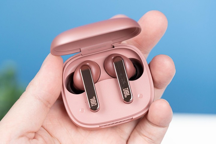 點我看大圖 JBL Live Pro 2 開箱 對比 AirPods Pro 2 和 Galaxy Buds2 Pro