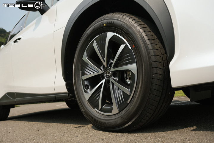 Lexus RZ450e 試駕|豪華電動休旅之表率!