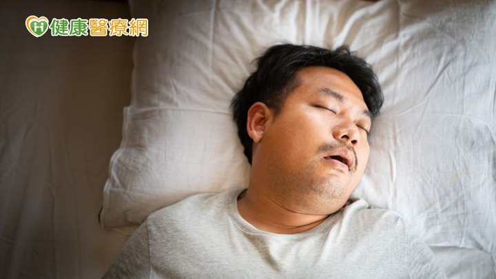 睡不好又鼾聲如雷！五旬男手術改善睡眠呼吸中止症