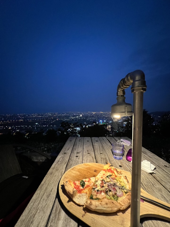 爬山美食文藝網美的一個下午