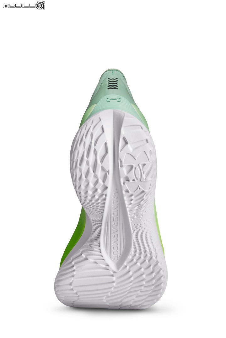 【新訊】UA FLOW VELOCITI ELITE碳板跑鞋問世 「三明治中底」到底是什麼?