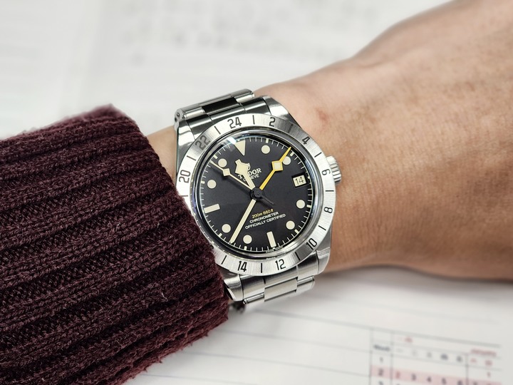 點我看大圖 「初嚐勞力士集團的美好」TUDOR BLACK BAY PRO GMT 帝舵碧灣專業型兩地時區腕錶 (圖多文長)