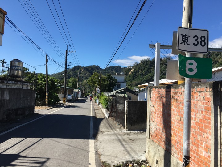 搭「城際列車」騎訪傳說中到不了的-山里車站